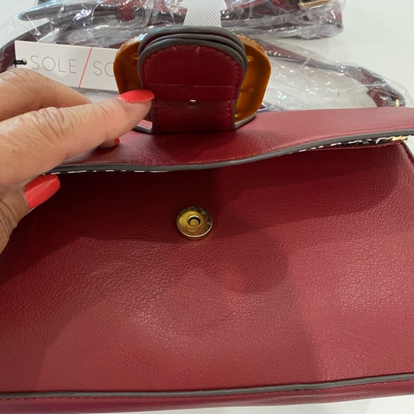 ⬇️ PRICE ⬇️ SOLE SOCIETY -  Lumi Buckle Flap Faux Leather Crossbody Bag - Berry - Picture 5 of 14